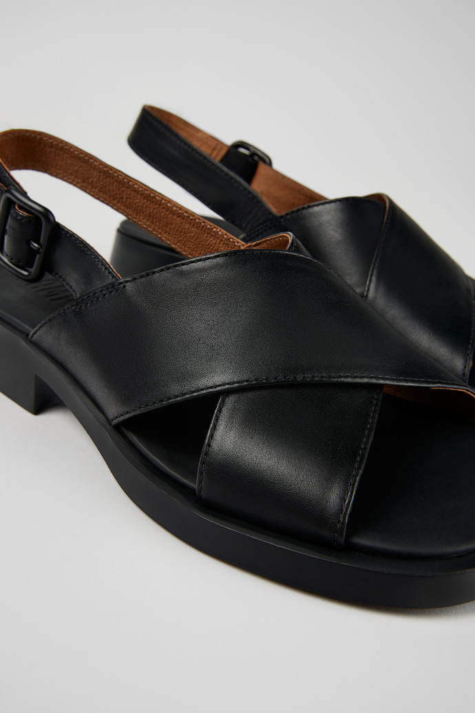 Camper Dana - Schwarze Ledersandale für Damen.
