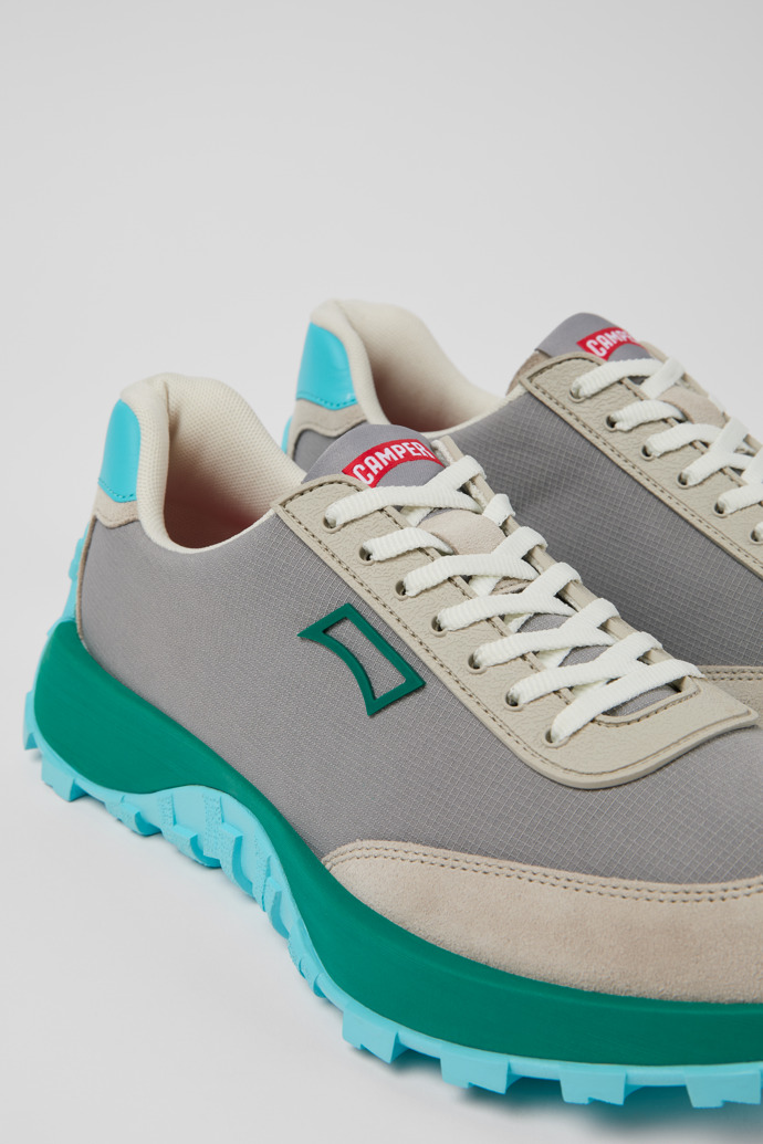 Camper Drift Trail VIBRAM - Mehrfarbiger Herrensneaker aus Recycling-PET und Nubukleder.