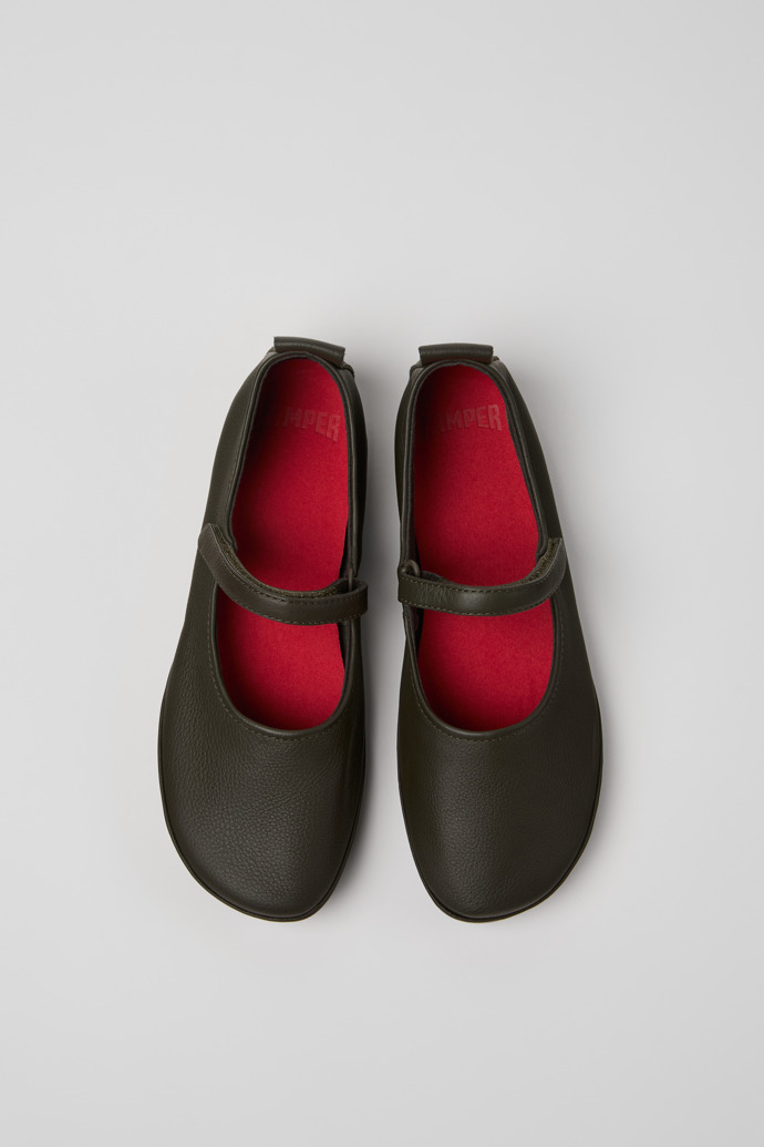 Camper Right Nina - Grüner Lederschuh für Damen.
