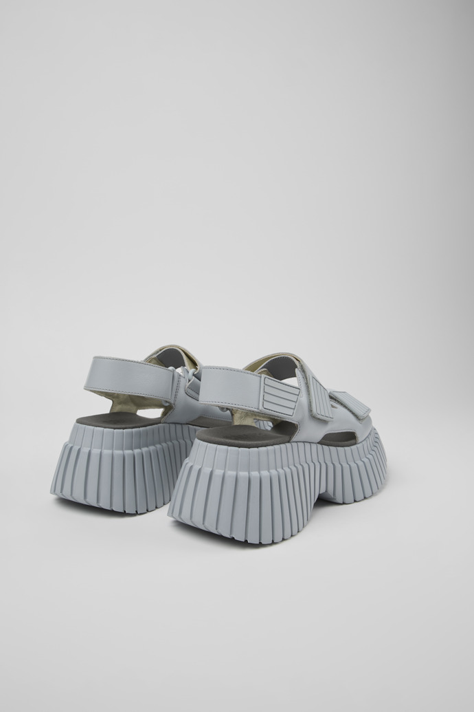 Camper BCN - Graue Damensandalen aus Leder mit Doppelriemen