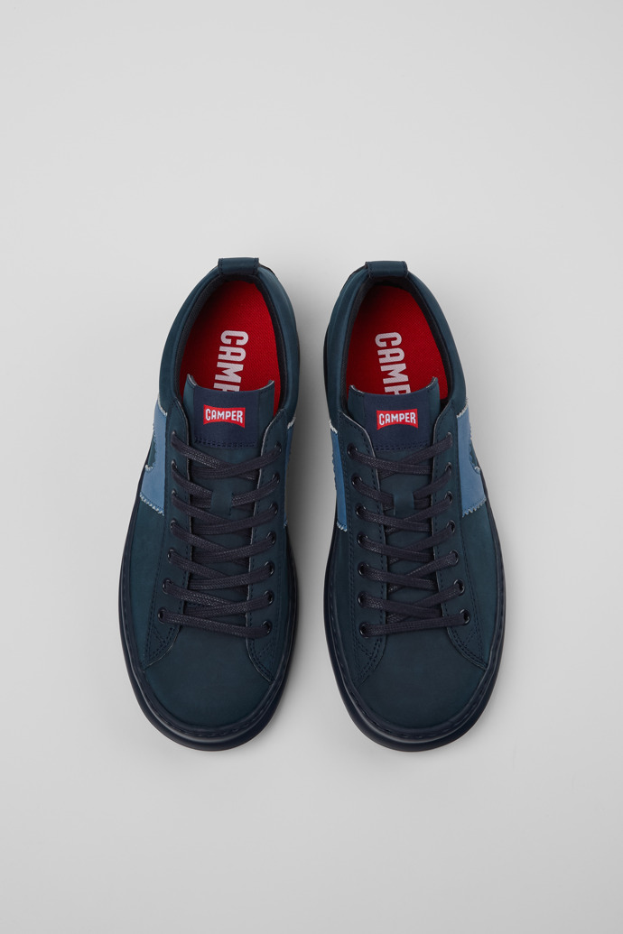 Camper Runner - Blauer Herrensneaker aus recyceltem Leder.