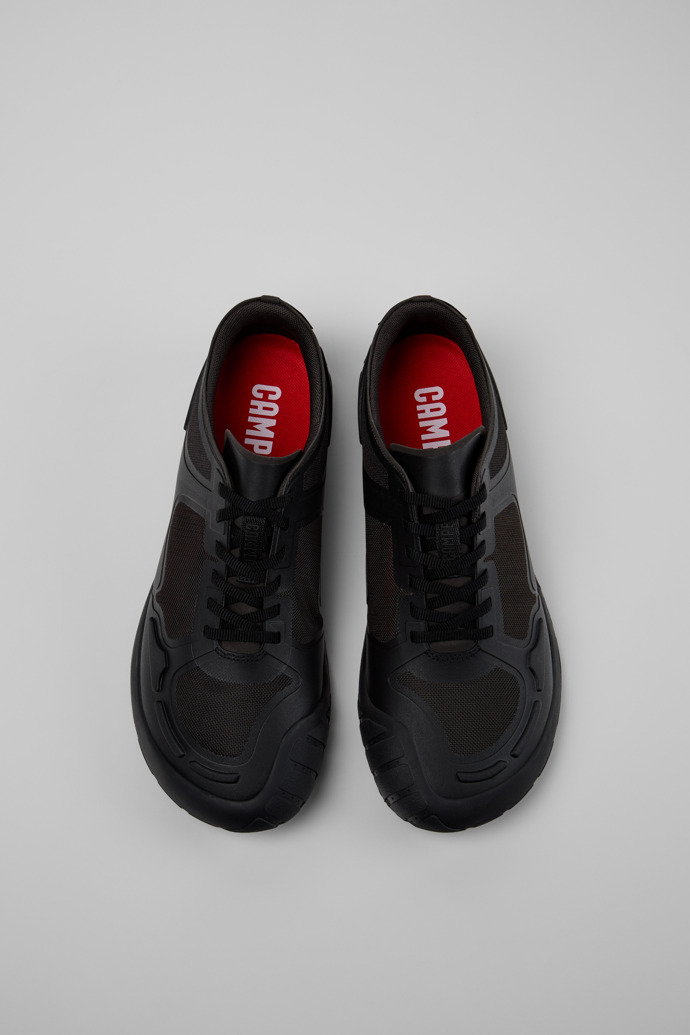 Camper Path - Schwarzer Herrensneaker aus Textil.