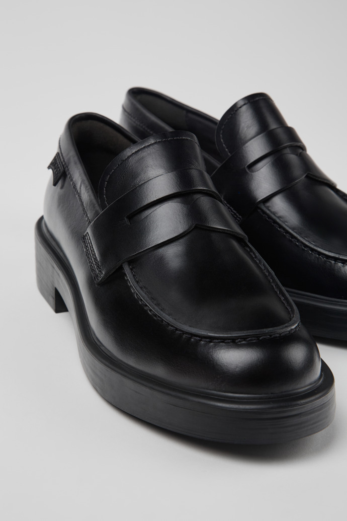 Camper Dean - Schwarzer Lederschuh für Damen.