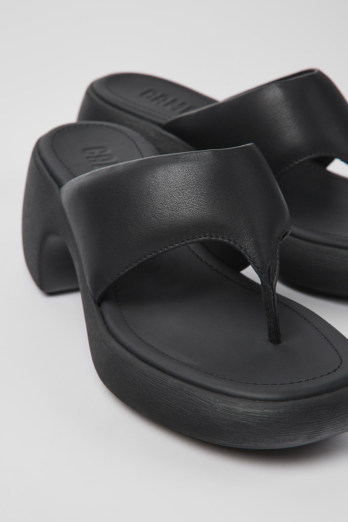Camper Thelma - Schwarze Ledersandalen für Damen