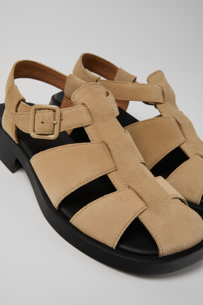 Camper Dana - Beige Sandalen aus Nubukleder für Damen.