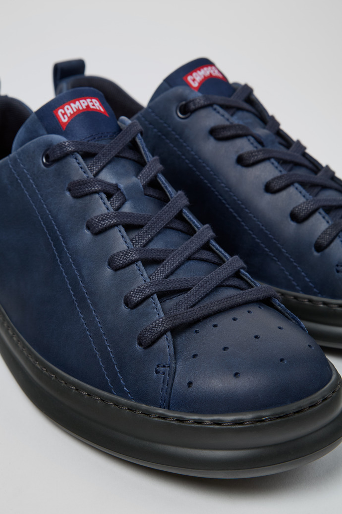 Camper Runner - Blauer Herrensneaker aus Nubukleder