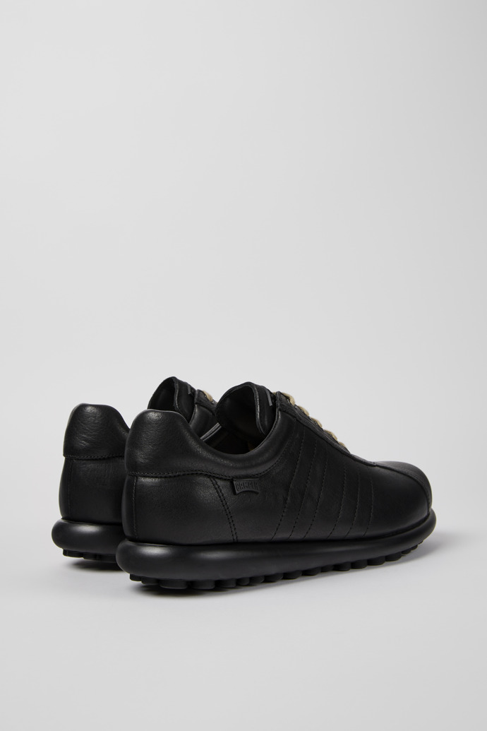 Camper Pelotas - Schwarzer Herrenschuh aus pflanzlich gegerbtem Leder.