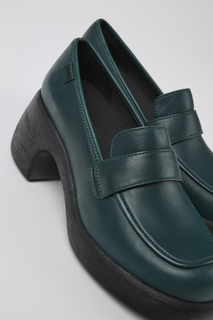 Camper Thelma - Grüner Damenloafer aus Leder