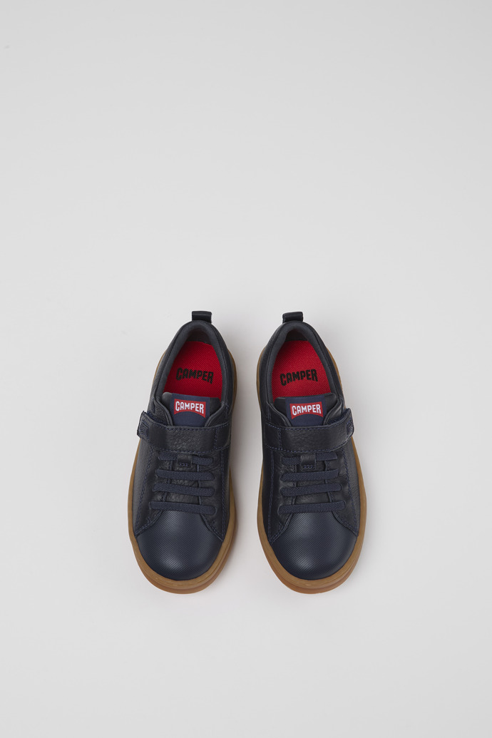 Camper Runner - Blauer Kindersneaker aus Leder und Textil.