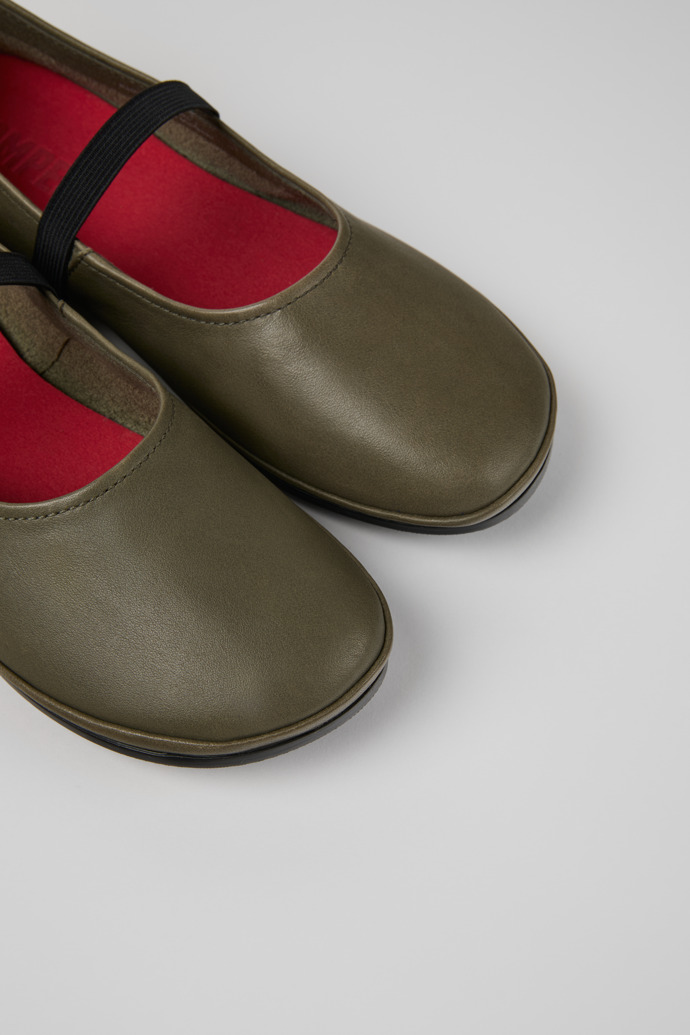 Camper Right - Grüner Schuh aus Leder für Damen.