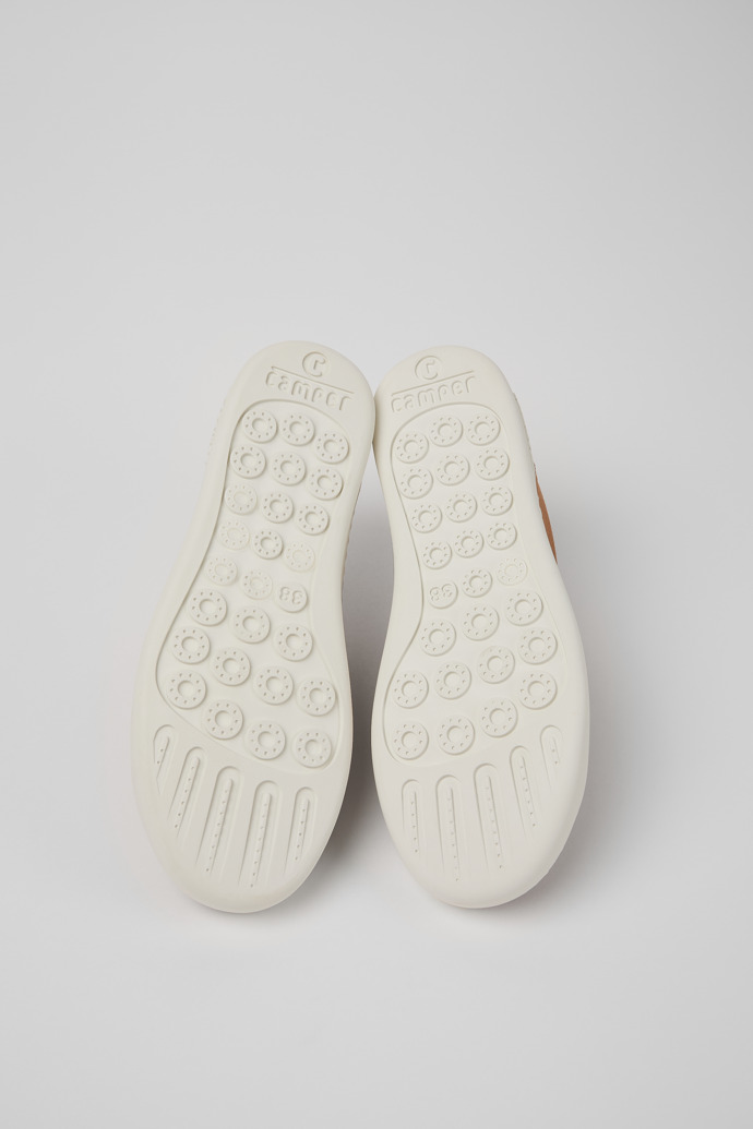 Camper Peu Touring - Nudefarbene Damensneaker aus Nubukleder.