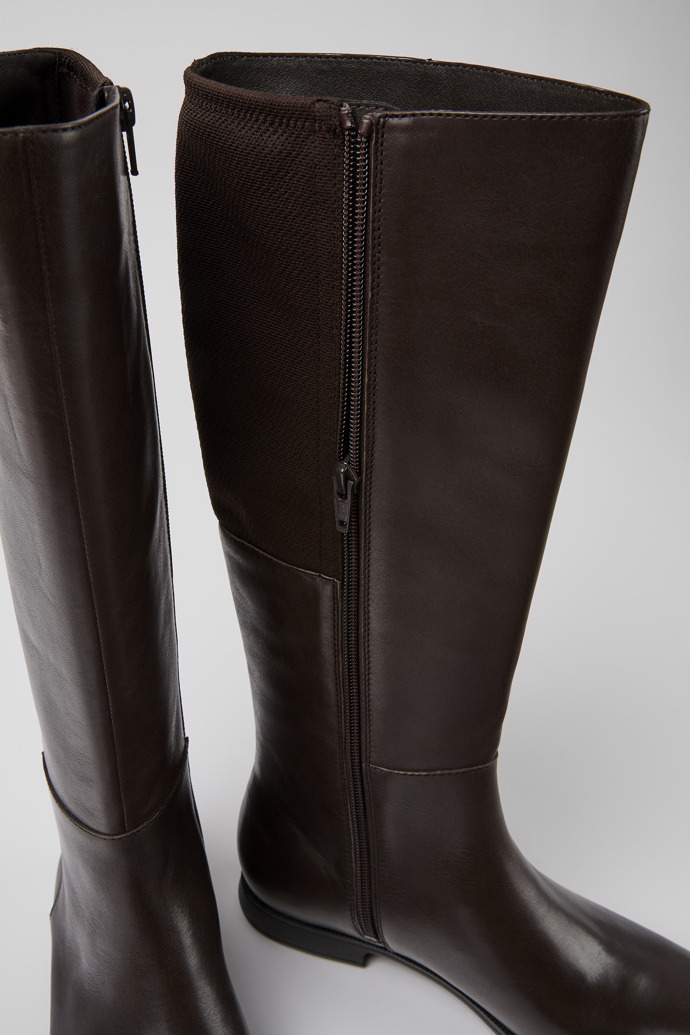 Camper Mil 1913 - Brauner hoher Damenstiefel aus Leder.