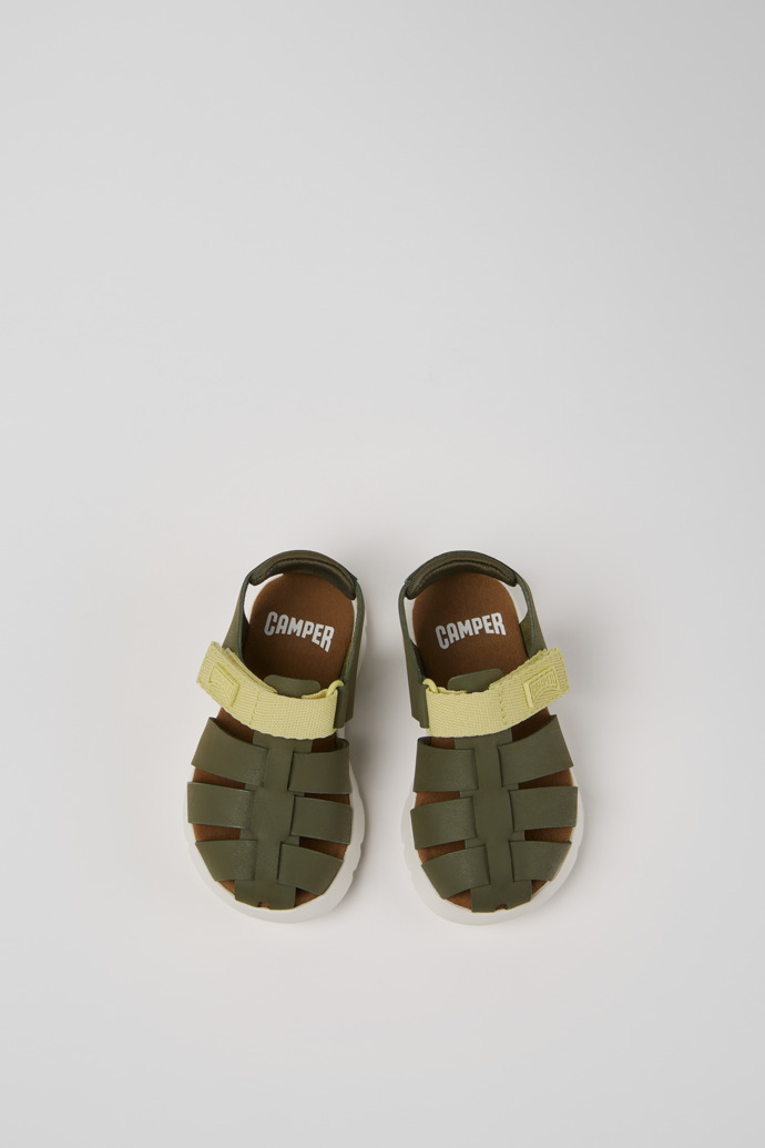 Camper Oruga - Mehrfarbige Kindersandalen aus Leder und Textil.