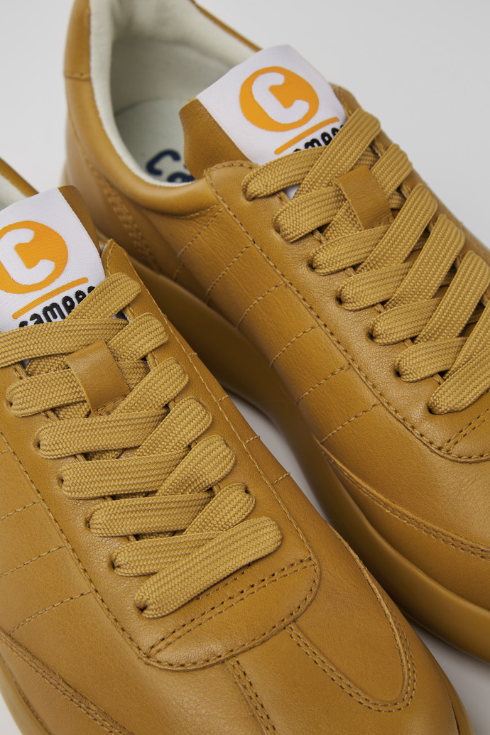 Camper Pelotas XLite - Brauner Ledersneaker für Damen