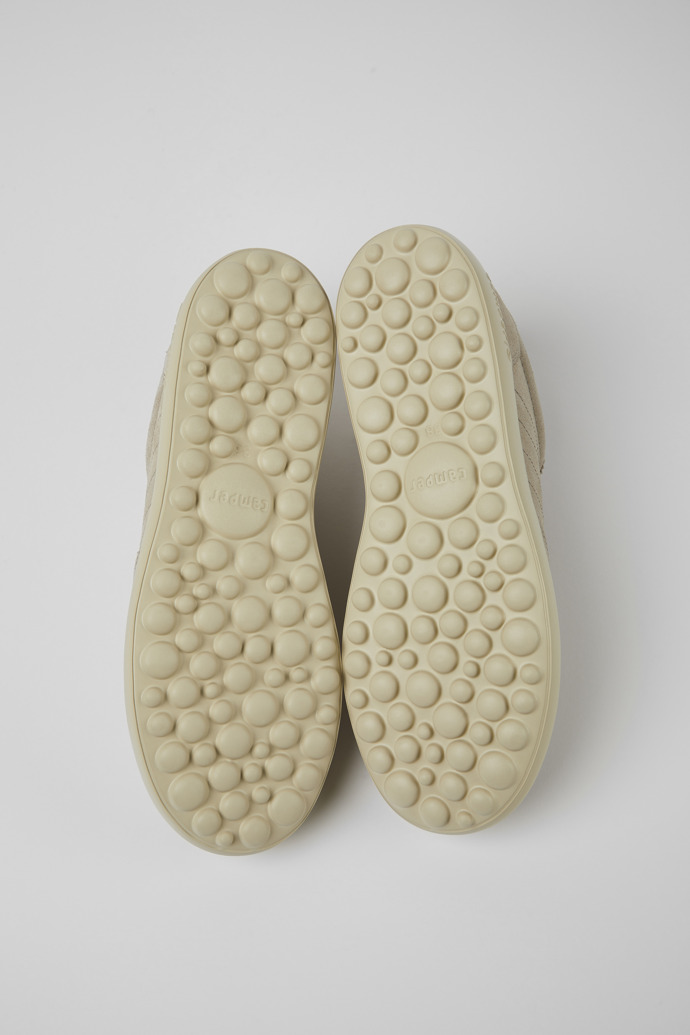 Camper Pelotas XLF - Beiger Damensneaker aus Nubukleder.
