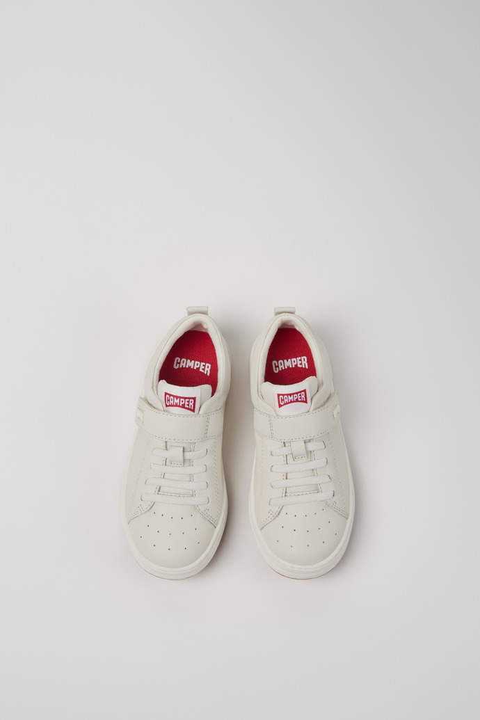 Camper Runner - Weiße Kindersneaker aus Leder.