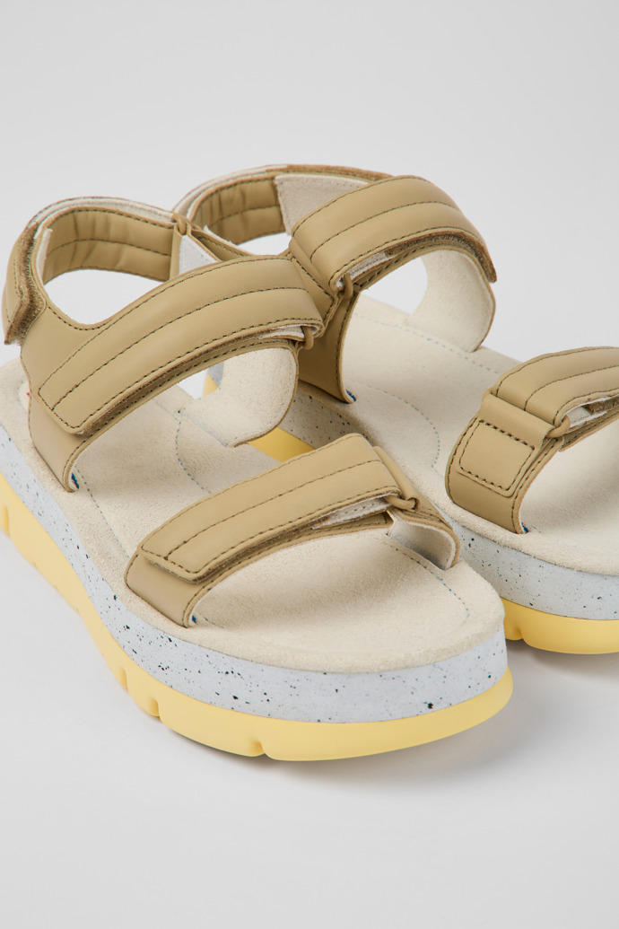 Camper Oruga Up - Beige Damensandale aus Leder