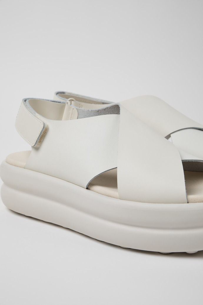 Camper Pelotas Flota Up - Weiße Ledersandalen für Damen.