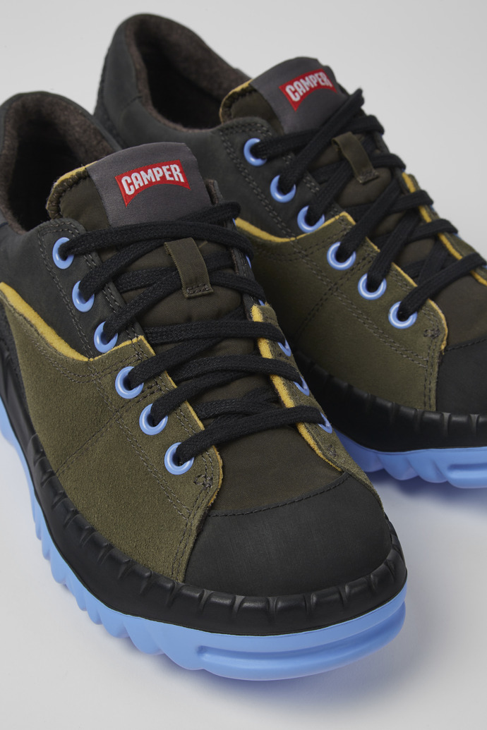 Camper Teix - Damenschuh aus Recycling-Textil in Grün und Grau