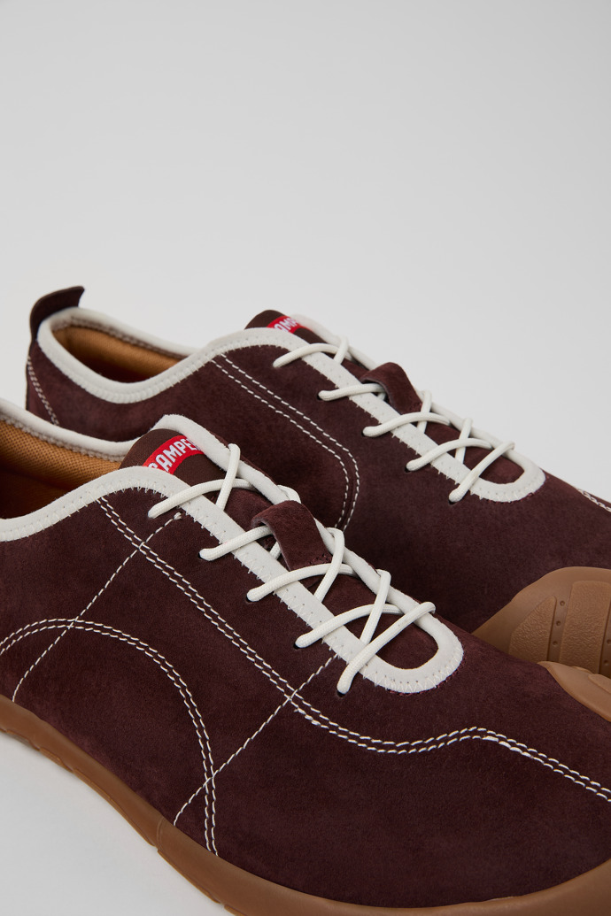 Camper Peu Path - Weinroter Herrensneaker aus Nubukleder.