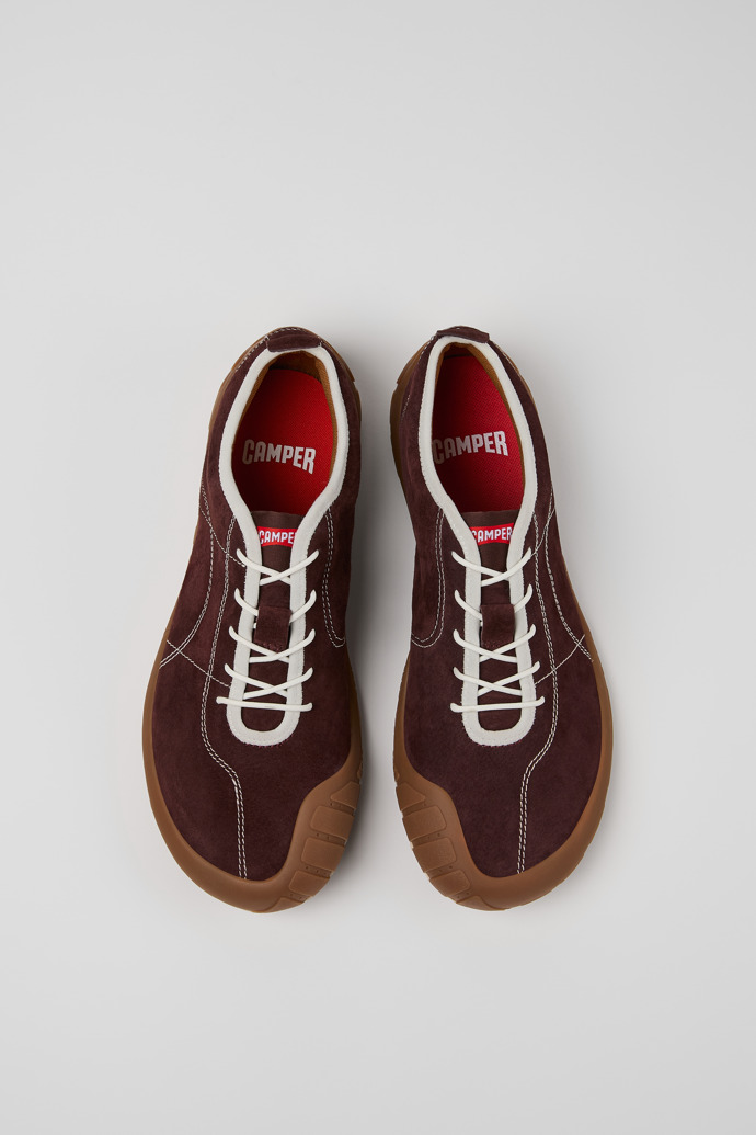 Camper Peu Path - Weinroter Herrensneaker aus Nubukleder.
