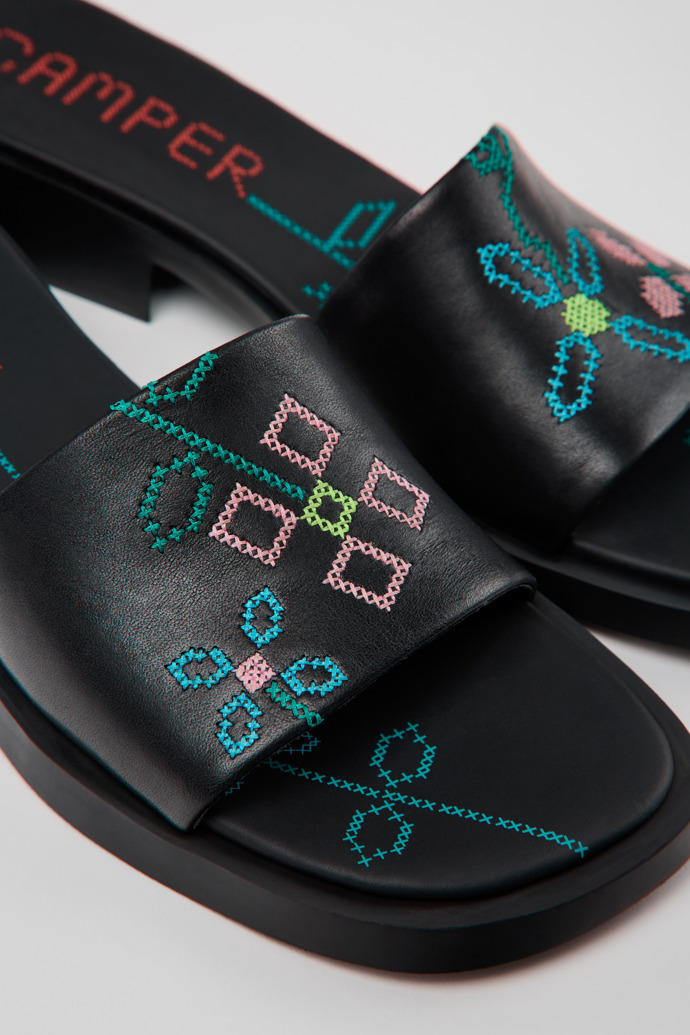 Camper Twins - Schwarzer Damensandalette aus Leder.