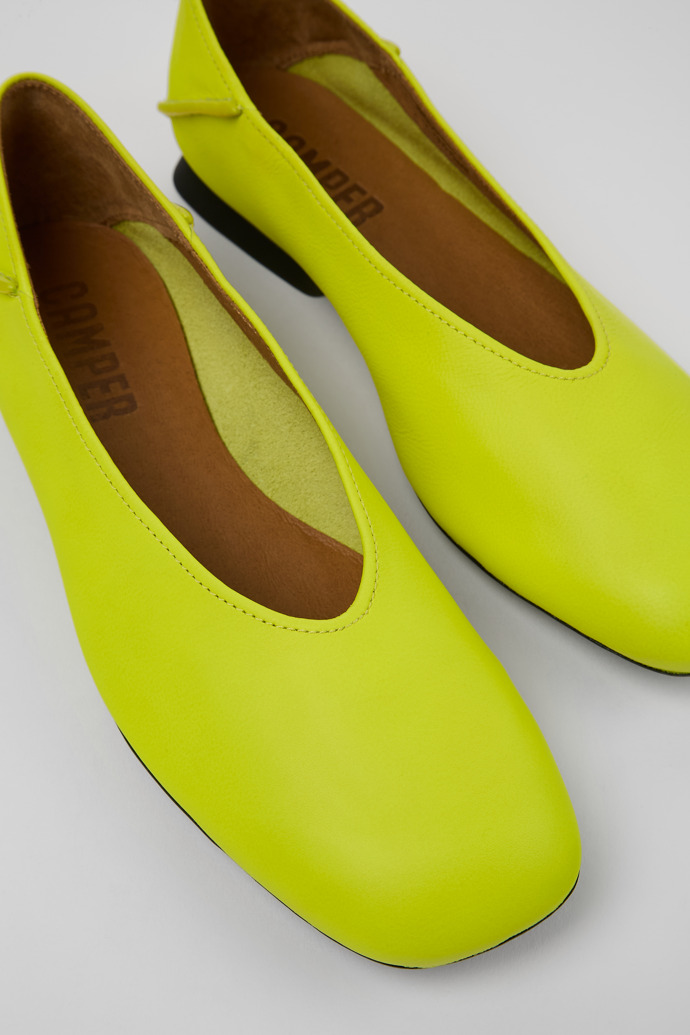 Camper Casi Myra - Gelbe Damenballerinas aus Leder