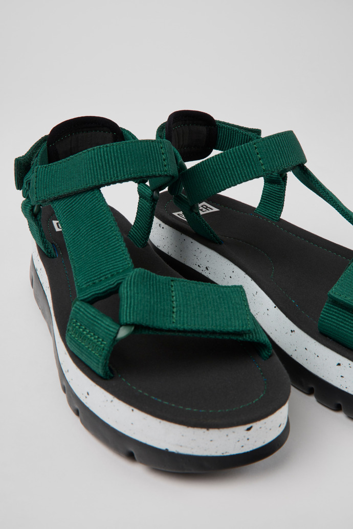 Camper Oruga Up - Grüne Damensandale aus Textil