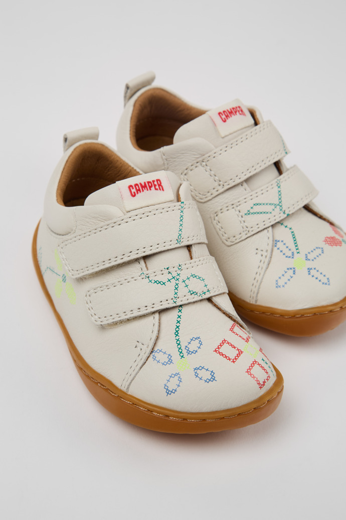 Camper Twins - Weiße Kindersneaker aus Leder.
