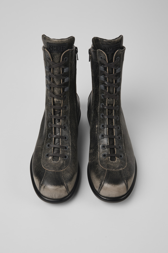 Camper Pelotas - Grauer Herrenhalbstiefel aus Leder.