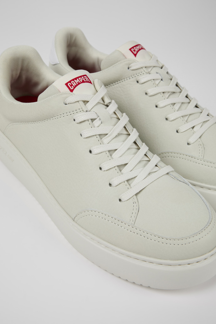 Camper Runner K21 - Weißer Herrensneaker aus Leder.