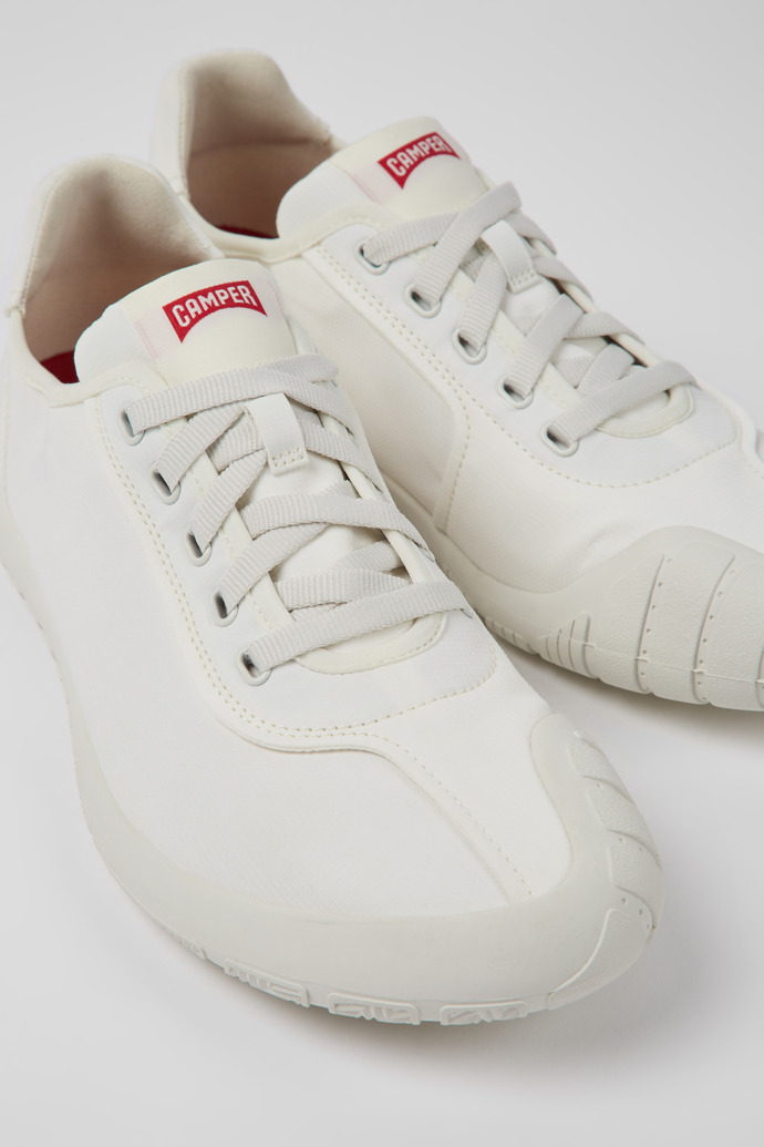 Camper Peu Path - Weißer Herrensneaker aus Recycling-PET.