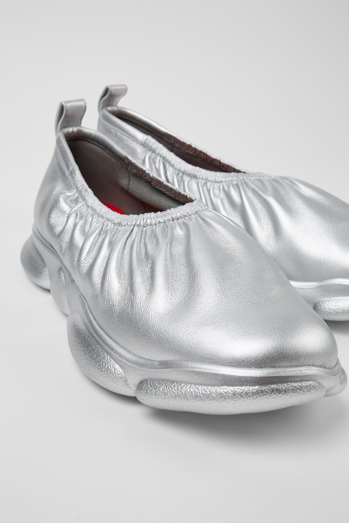 Camper Karst - Silberner Herrenschuh aus Leder.
