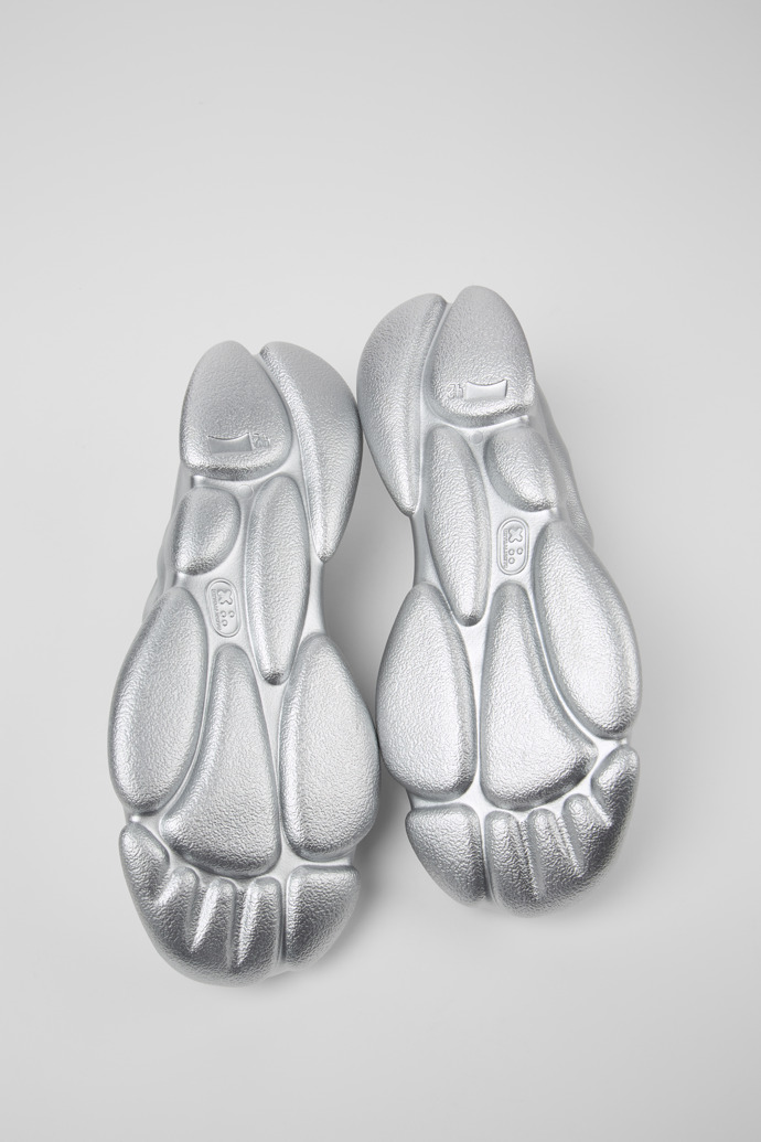Camper Karst - Silberner Herrenschuh aus Leder.