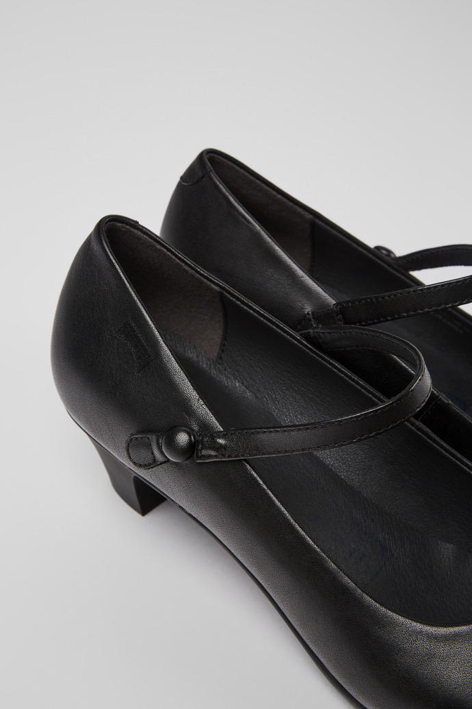 Camper Helena - Schwarzer Damenschuh aus Leder.