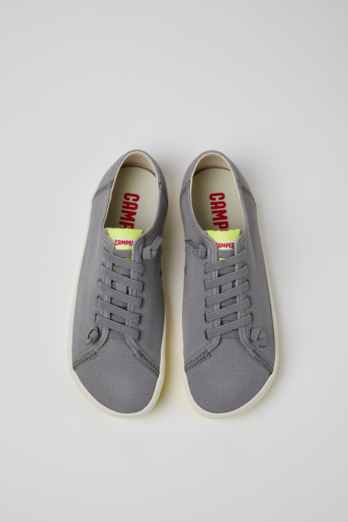 Camper Peu Rambla - Grauer Herrensneaker aus Recyclingbaumwolle.