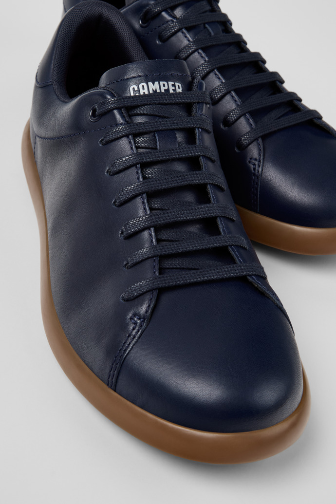 Camper Pelotas Soller - Blauer Herrensneaker aus Leder.