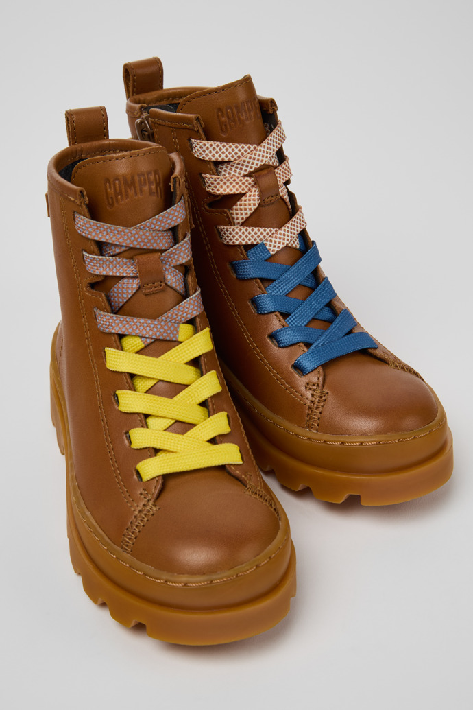 Camper Twins - Braune Kinderstiefelette aus Leder.