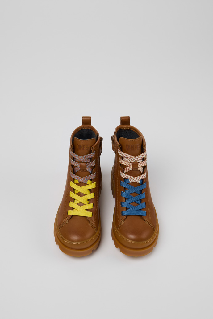 Camper Twins - Braune Kinderstiefelette aus Leder.