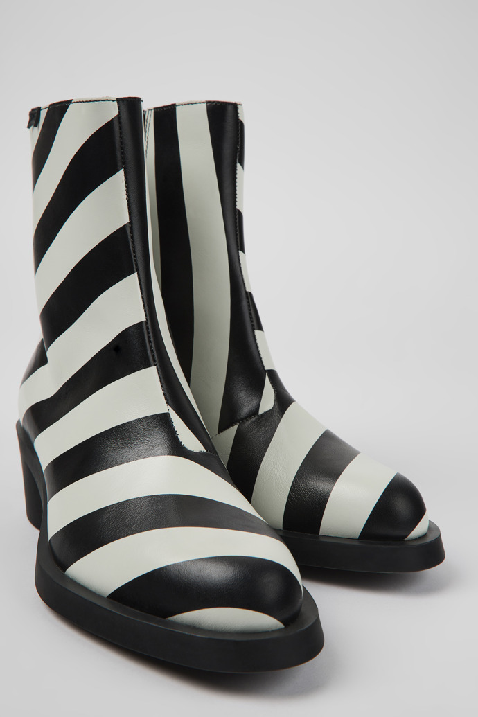 Camper Bonnie - Schwarz-weißer Damenstiefel aus Leder