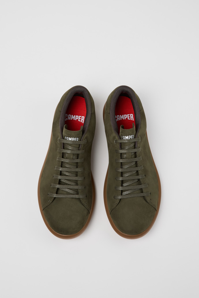 Camper Pelotas Soller - Grüner Herrensneaker aus Nubukleder.