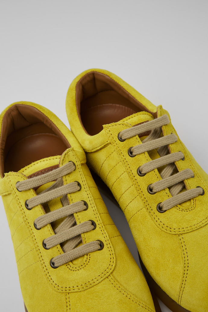 Camper Pelotas - Gelber Damensneaker aus Nubukleder