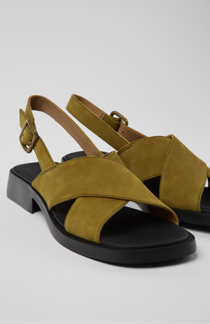 Camper Dana - Grüne Sandalen aus Nubukleder für Damen.
