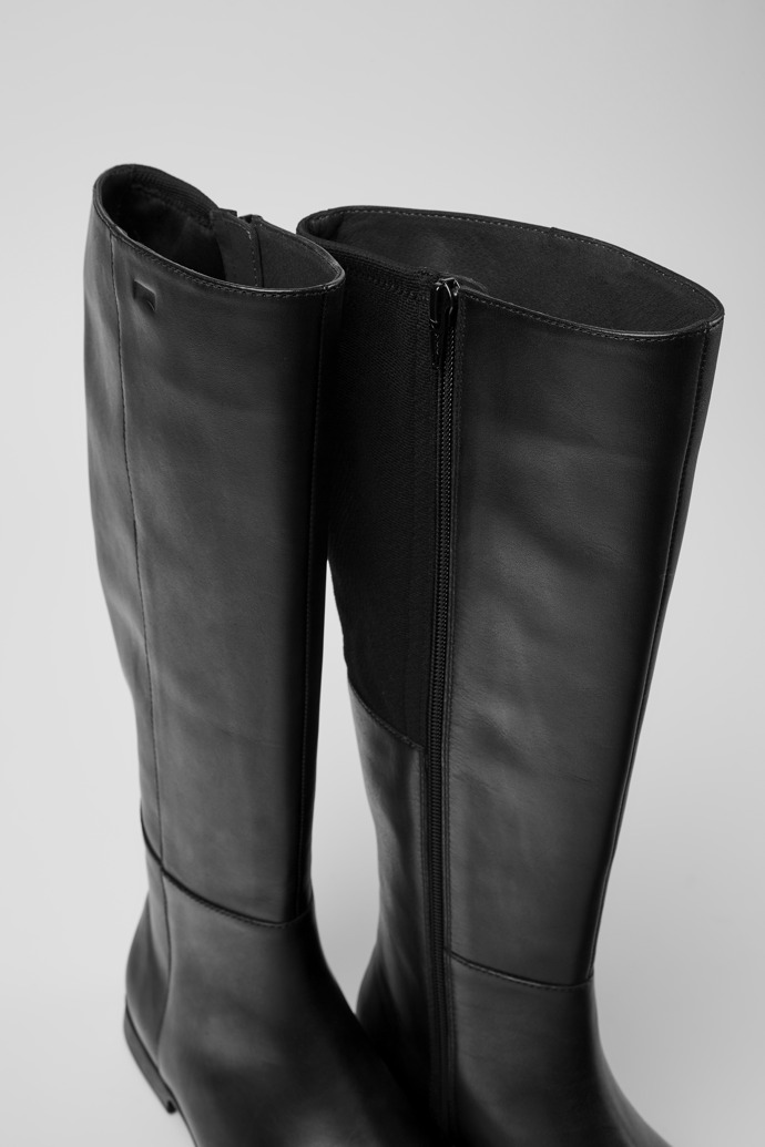 Camper Mil 1913 - Schwarzer hoher Lederstiefel für Damen.