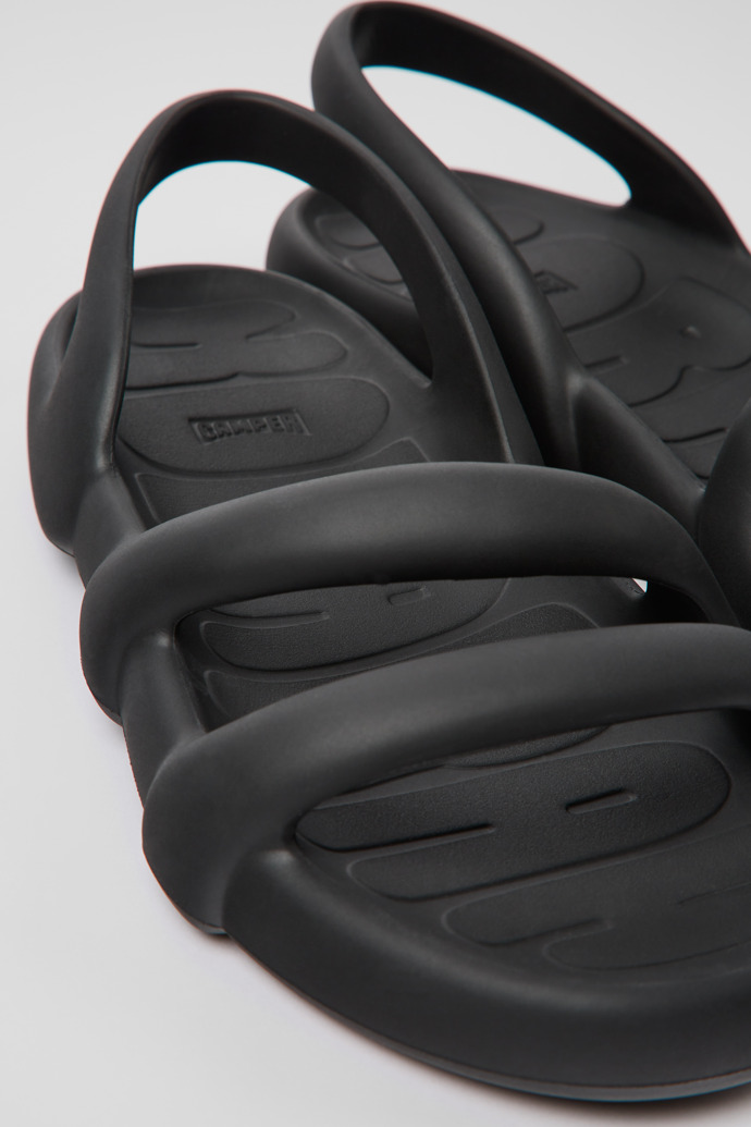 Camper Kobarah Flat Wide - Schwarze Sandalen EXTRALIGHT für Herren.