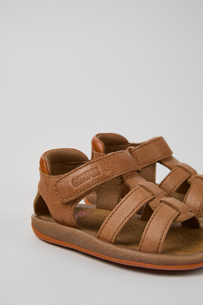 Camper Bicho - Mehrfarbige Kindersandalen aus Leder.