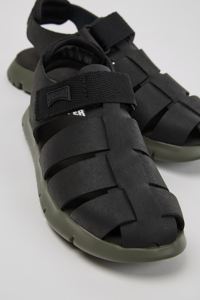 Camper Oruga - # Schwarzer Kindersandal aus Leder und Textil.