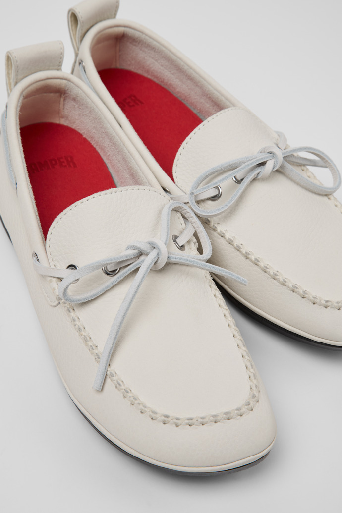 Camper Right Nina - Weiße Lederballerinas für Damen.