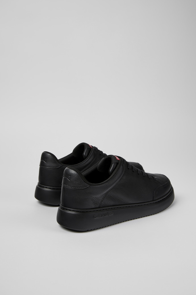 Camper Runner K21 - Schwarzer Herrensneaker aus Leder.