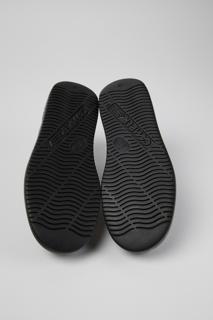 Camper Runner K21 - Schwarzer Herrensneaker aus Leder.